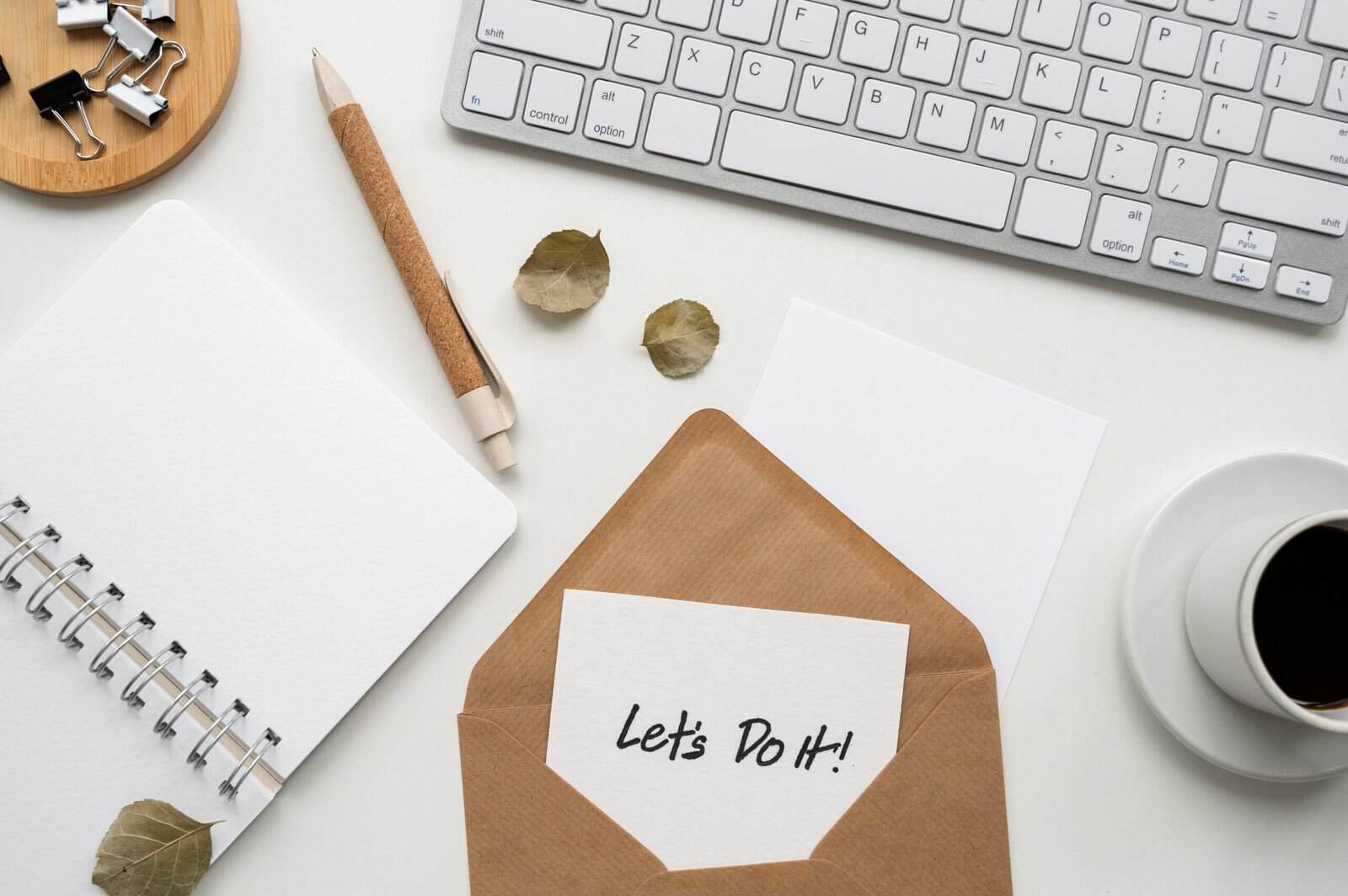 Banner del artículo: ¿Qué recibe tu cliente en las primeras 24 horas de trabajar contigo? Por Lore Elorza - A-Virtual
